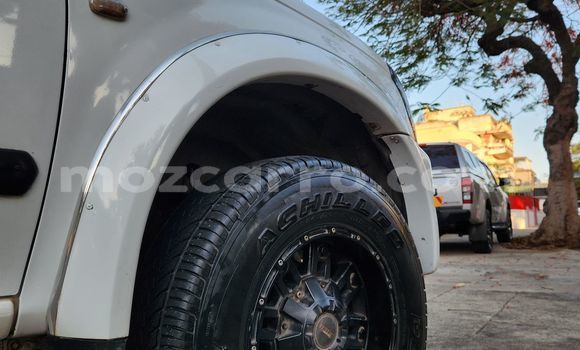 Tenga Tsaru Isuzu KB Chena Mota in Maputo in Maputo Tenga Tsaru Isuzu KB Chena Mota in Maputo in Maputo