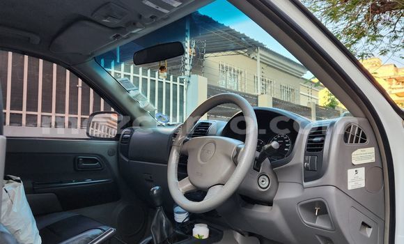 Tenga Tsaru Isuzu KB Chena Mota in Maputo in Maputo Tenga Tsaru Isuzu KB Chena Mota in Maputo in Maputo