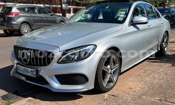 Nunua Ilio tumika Mercedes-Benz C250 coupe Fedha Gari ndani ya Maputo nchini Maputo Nunua Ilio tumika Mercedes-Benz C250 coupe Fedha Gari ndani ya Maputo nchini Maputo