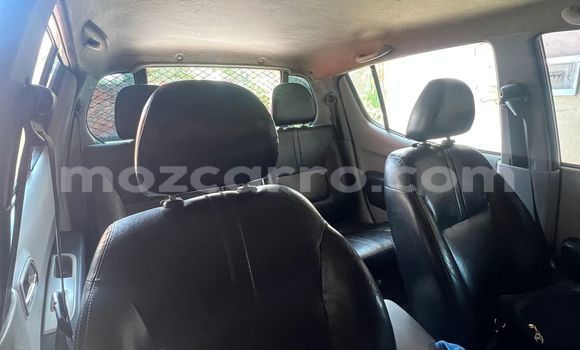 Comprar Usado Mitsubishi Triton Branco Carro em Maputo em Maputo Comprar Usado Mitsubishi Triton Branco Carro em Maputo em Maputo