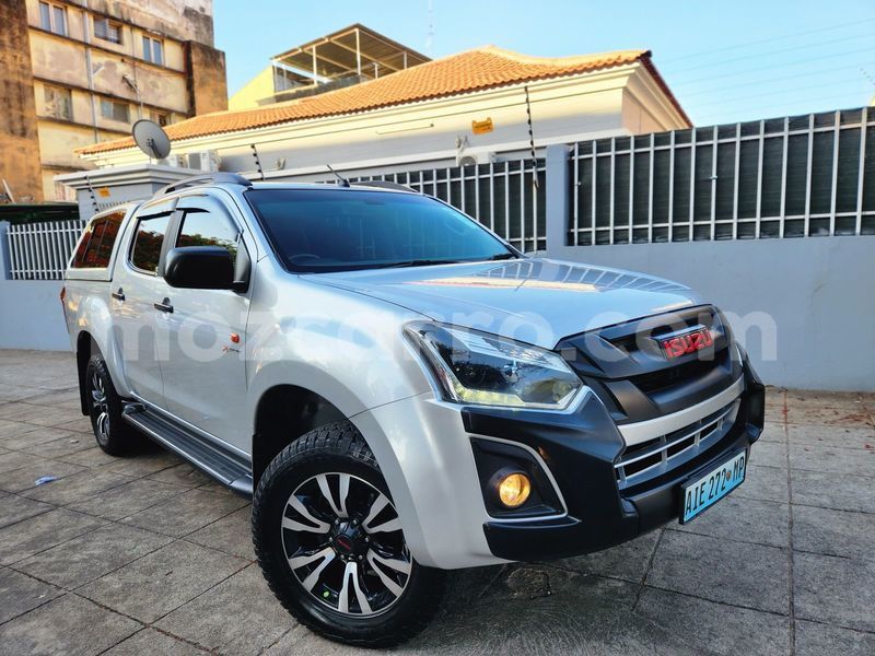 Big with watermark isuzu d max maputo maputo 32123