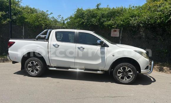Nunua Ilio tumika Mazda BT-50 Nyeupe Gari ndani ya Maputo nchini Maputo Nunua Ilio tumika Mazda BT-50 Nyeupe Gari ndani ya Maputo nchini Maputo