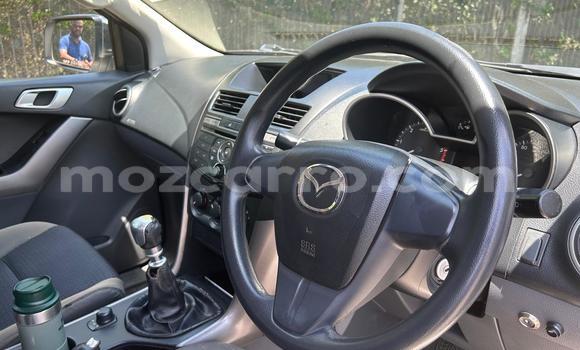 Nunua Ilio tumika Mazda BT-50 Nyeupe Gari ndani ya Maputo nchini Maputo Nunua Ilio tumika Mazda BT-50 Nyeupe Gari ndani ya Maputo nchini Maputo