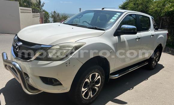 Nunua Ilio tumika Mazda BT-50 Nyeupe Gari ndani ya Maputo nchini Maputo Nunua Ilio tumika Mazda BT-50 Nyeupe Gari ndani ya Maputo nchini Maputo