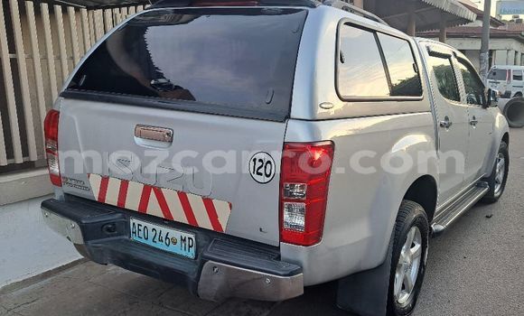 Comprar Usado Isuzu D-MAX De outros Carro em Maputo em Maputo Comprar Usado Isuzu D-MAX De outros Carro em Maputo em Maputo