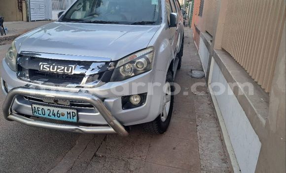 Comprar Usado Isuzu D-MAX De outros Carro em Maputo em Maputo Comprar Usado Isuzu D-MAX De outros Carro em Maputo em Maputo