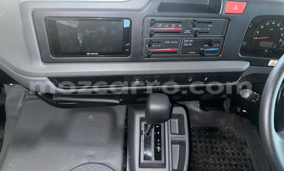 Nunua Ilio tumika Toyota Coaster Nyeupe Gari ndani ya Maputo nchini Maputo Nunua Ilio tumika Toyota Coaster Nyeupe Gari ndani ya Maputo nchini Maputo