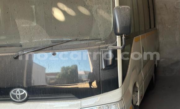 Nunua Ilio tumika Toyota Coaster Nyeupe Gari ndani ya Maputo nchini Maputo Nunua Ilio tumika Toyota Coaster Nyeupe Gari ndani ya Maputo nchini Maputo