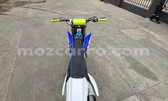 Buy Used ZX Landmark Red Car in Maputo in Maputo Buy Used ZX Landmark Red Car in Maputo in Maputo