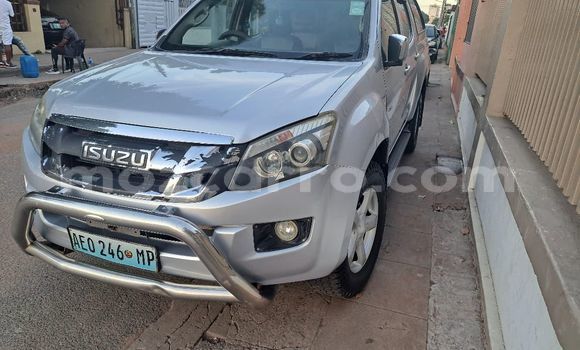 Comprar Usado Isuzu D-MAX De outros Carro em Maputo em Maputo Comprar Usado Isuzu D-MAX De outros Carro em Maputo em Maputo