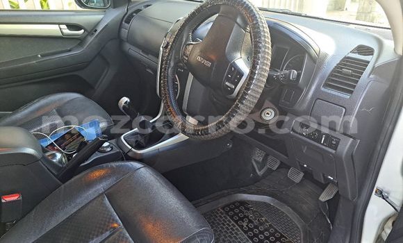 Comprar Usado Isuzu D-MAX De outros Carro em Maputo em Maputo Comprar Usado Isuzu D-MAX De outros Carro em Maputo em Maputo