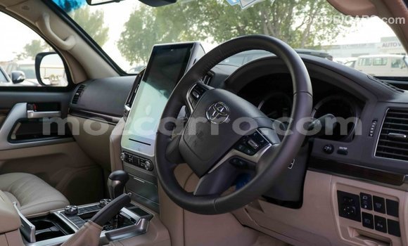 Tenga Imported Toyota Land Cruiser Chena Mota in Import - Dubai in Cabo Delgado Tenga Imported Toyota Land Cruiser Chena Mota in Import - Dubai in Cabo Delgado