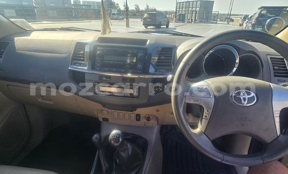 Nunua Ilio tumika Toyota Hilux Bluu Gari ndani ya Maputo nchini Maputo Nunua Ilio tumika Toyota Hilux Bluu Gari ndani ya Maputo nchini Maputo