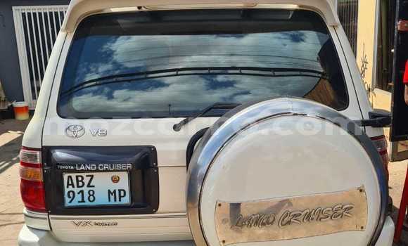 Buy Used Toyota Land Cruiser Prado White Car in Maputo in Maputo Buy Used Toyota Land Cruiser Prado White Car in Maputo in Maputo