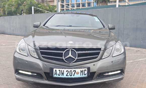 Buy Used Mercedes-Benz E-Classe Brown Car in Maputo in Maputo
