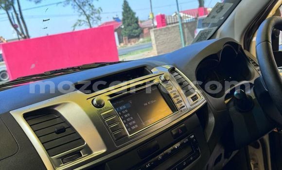 Nunua Ilio tumika Toyota Hilux Nyingine Gari ndani ya Maputo nchini Maputo Nunua Ilio tumika Toyota Hilux Nyingine Gari ndani ya Maputo nchini Maputo
