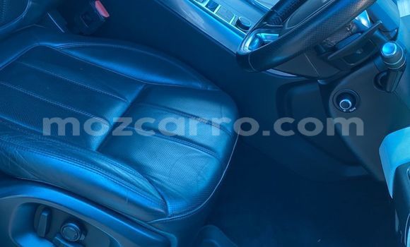 Nunua Ilio tumika Range Rover Range Rover Nyeupe Gari ndani ya Maputo nchini Maputo Nunua Ilio tumika Range Rover Range Rover Nyeupe Gari ndani ya Maputo nchini Maputo