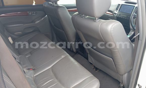 Nunua Ilio tumika Toyota Land Cruiser Prado Nyeupe Gari ndani ya Maputo nchini Maputo Nunua Ilio tumika Toyota Land Cruiser Prado Nyeupe Gari ndani ya Maputo nchini Maputo
