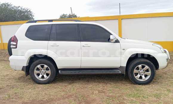 Nunua Ilio tumika Toyota Land Cruiser Prado Nyeupe Gari ndani ya Maputo nchini Maputo Nunua Ilio tumika Toyota Land Cruiser Prado Nyeupe Gari ndani ya Maputo nchini Maputo
