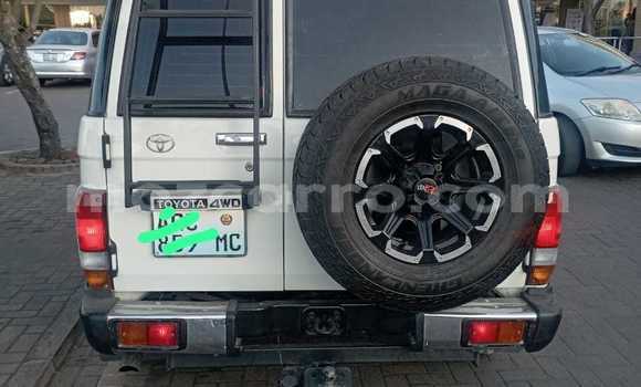 Comprar Usado Toyota Land Cruiser Branco Carro em Maputo em Maputo Comprar Usado Toyota Land Cruiser Branco Carro em Maputo em Maputo
