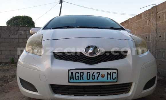 Comprar Usado Toyota Vitz Branco Carro em Maputo em Maputo