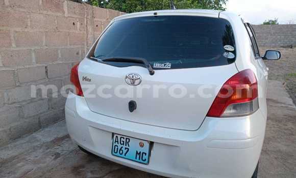 Comprar Usado Toyota Vitz Branco Carro em Maputo em Maputo Comprar Usado Toyota Vitz Branco Carro em Maputo em Maputo