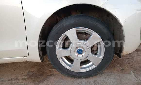 Comprar Usado Toyota Vitz Branco Carro em Maputo em Maputo Comprar Usado Toyota Vitz Branco Carro em Maputo em Maputo