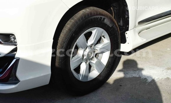Nunua Imported Toyota Prado Nyeupe Gari ndani ya Import - Dubai nchini Cabo Delgado Nunua Imported Toyota Prado Nyeupe Gari ndani ya Import - Dubai nchini Cabo Delgado