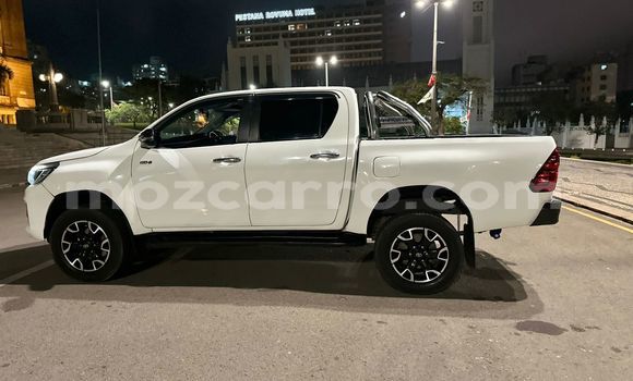 Nunua Ilio tumika Toyota Hilux Nyeupe Gari ndani ya Maputo nchini Maputo Nunua Ilio tumika Toyota Hilux Nyeupe Gari ndani ya Maputo nchini Maputo
