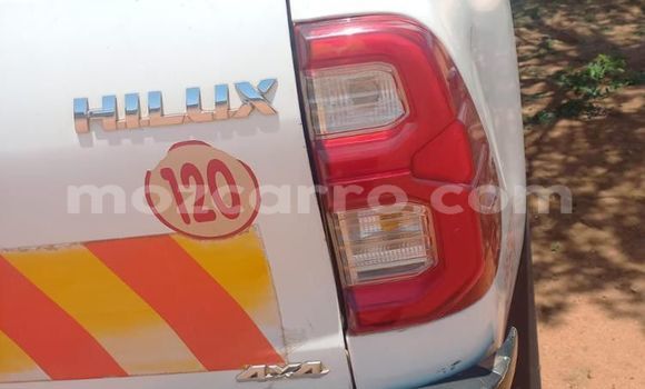 Buy Used Toyota Hilux White Car in Maputo in Maputo Buy Used Toyota Hilux White Car in Maputo in Maputo