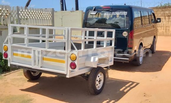 Comprar Usado Toyota Hiace Azul Carro em Maputo em Maputo