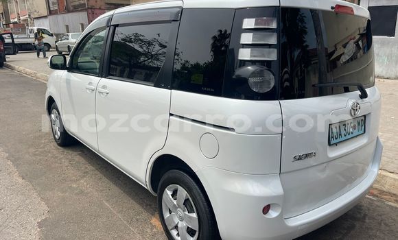 Buy Used Toyota Sienta White Car in Maputo in Maputo Buy Used Toyota Sienta White Car in Maputo in Maputo