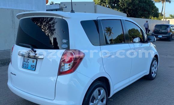 Comprar Usado Toyota Ractis Branco Carro em Maputo em Maputo