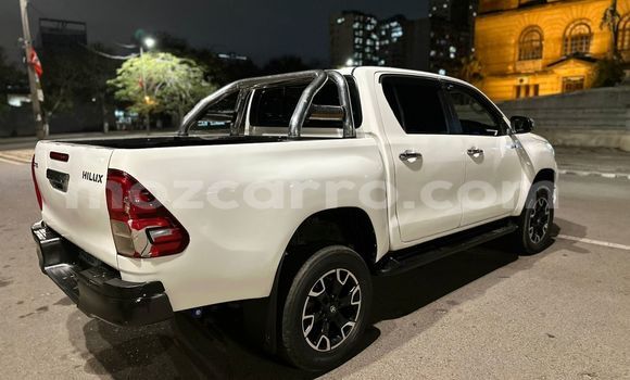 Nunua Ilio tumika Toyota Hilux Nyeupe Gari ndani ya Maputo nchini Maputo Nunua Ilio tumika Toyota Hilux Nyeupe Gari ndani ya Maputo nchini Maputo
