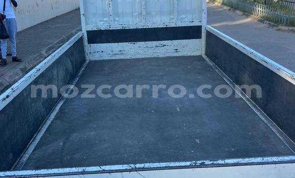 Comprar Usado Toyota Hiace Branco Carro em Maputo em Maputo Comprar Usado Toyota Hiace Branco Carro em Maputo em Maputo