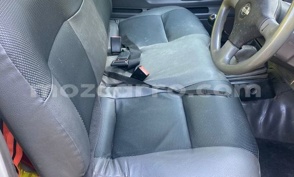 Nunua Ilio tumika Nissan Hardbody Nyeupe Gari ndani ya Maputo nchini Maputo Nunua Ilio tumika Nissan Hardbody Nyeupe Gari ndani ya Maputo nchini Maputo