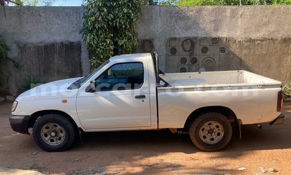 Nunua Ilio tumika Nissan Hardbody Nyeupe Gari ndani ya Maputo nchini Maputo Nunua Ilio tumika Nissan Hardbody Nyeupe Gari ndani ya Maputo nchini Maputo