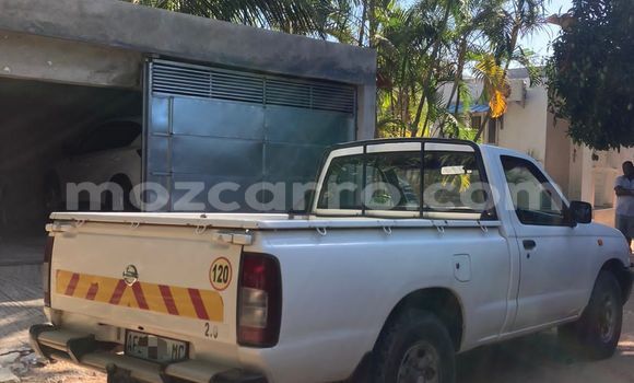 Nunua Ilio tumika Nissan Hardbody Nyeupe Gari ndani ya Maputo nchini Maputo Nunua Ilio tumika Nissan Hardbody Nyeupe Gari ndani ya Maputo nchini Maputo