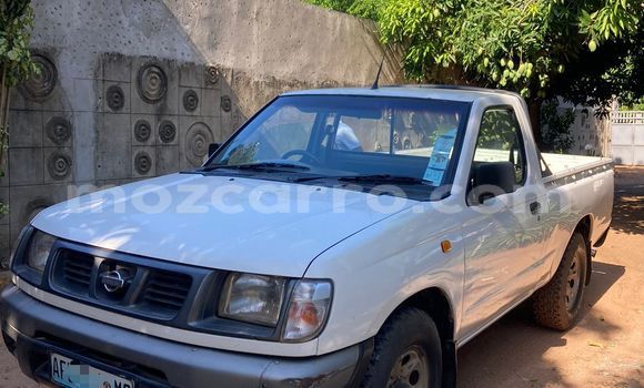 Nunua Ilio tumika Nissan Hardbody Nyeupe Gari ndani ya Maputo nchini Maputo Nunua Ilio tumika Nissan Hardbody Nyeupe Gari ndani ya Maputo nchini Maputo