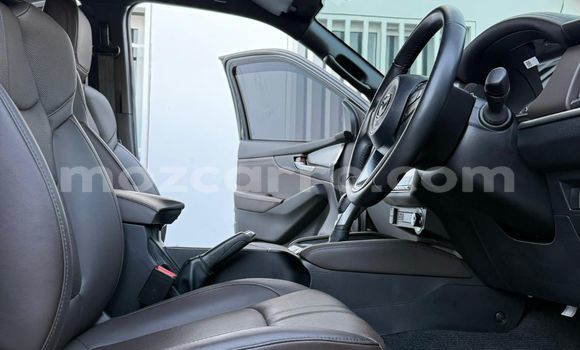 Comprar Novo Mazda BT-50 Preto Carro em Maputo em Maputo Comprar Novo Mazda BT-50 Preto Carro em Maputo em Maputo