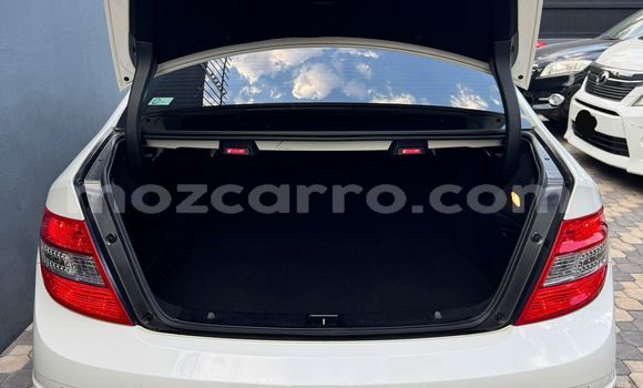 Comprar Novo Mercedes-Benz C-Classe Branco Carro em Maputo em Maputo Comprar Novo Mercedes-Benz C-Classe Branco Carro em Maputo em Maputo