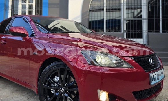 Nunua Ilio tumika Lexus IS Nyekundu Gari ndani ya Maputo nchini Maputo