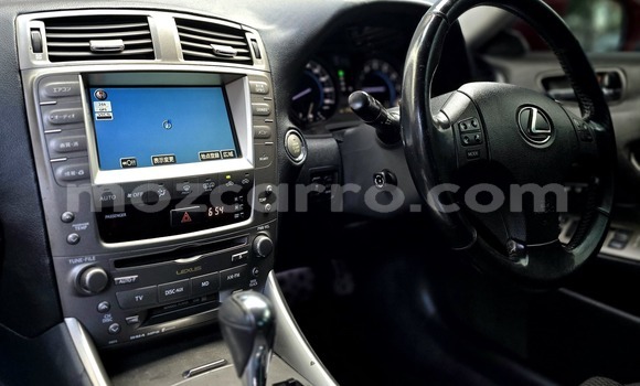 Tenga Tsaru Lexus IS Tsvuku Mota in Maputo in Maputo Tenga Tsaru Lexus IS Tsvuku Mota in Maputo in Maputo