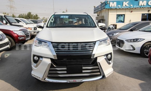 Comprar Importar Toyota Fortuner Branco Carro em Import - Dubai em Cabo Delgado Comprar Importar Toyota Fortuner Branco Carro em Import - Dubai em Cabo Delgado
