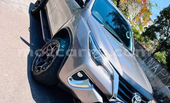 Tenga Tsaru Toyota Fortuner Bhurawuni Mota in Maputo in Maputo Tenga Tsaru Toyota Fortuner Bhurawuni Mota in Maputo in Maputo