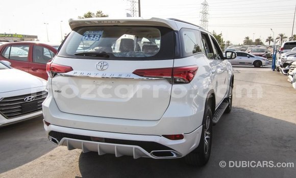 Comprar Importar Toyota Fortuner Branco Carro em Import - Dubai em Cabo Delgado Comprar Importar Toyota Fortuner Branco Carro em Import - Dubai em Cabo Delgado