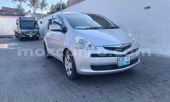 Comprar Usado Toyota Ractis Prata Carro em Maputo em Maputo