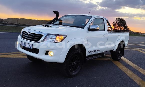 Comprar Usado Toyota Hilux Branco Carro em Maputo em Maputo Comprar Usado Toyota Hilux Branco Carro em Maputo em Maputo