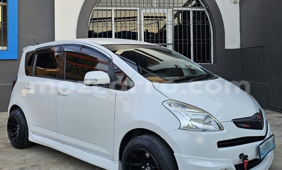 Buy Used Toyota Ractis White Car in Maputo in Maputo Buy Used Toyota Ractis White Car in Maputo in Maputo