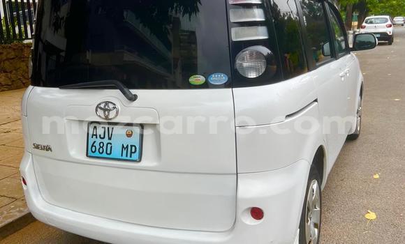 Tenga Tsaru Toyota Sienta Chena Mota in Maputo in Maputo Tenga Tsaru Toyota Sienta Chena Mota in Maputo in Maputo
